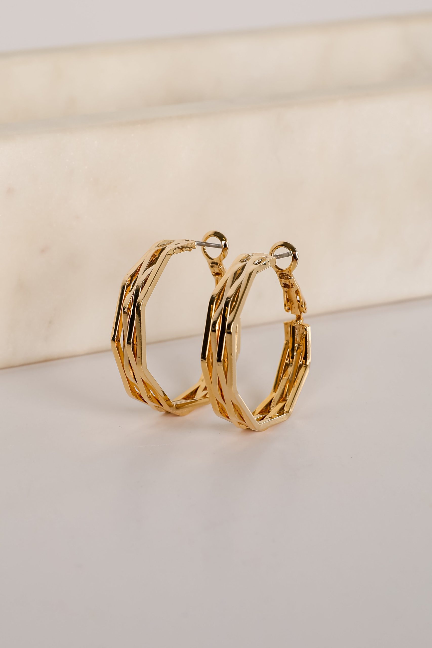 shopdressup_gold_textured_hoop_earrings-3_260919ba-fb92-4ae3-907f-32c277379abe.jpg